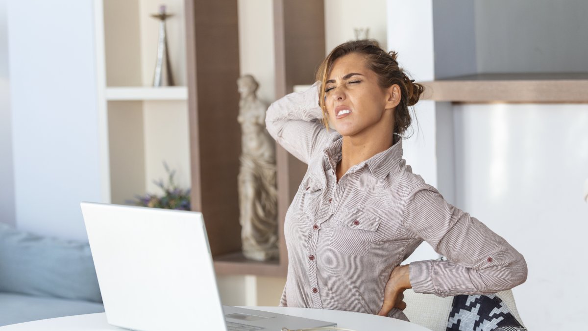 ¿Demasiado tiempo sentada? Demasiado castigo para tu espalda