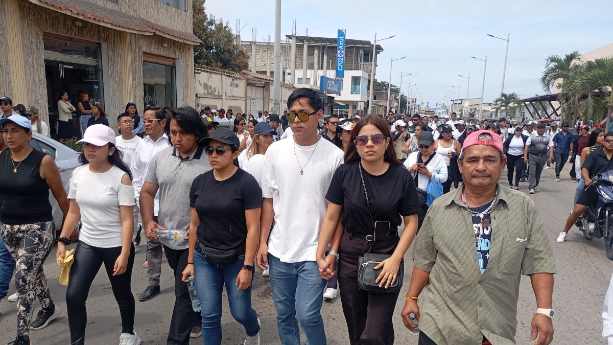 Los moradores de Playas organizan una marcha por la paz.