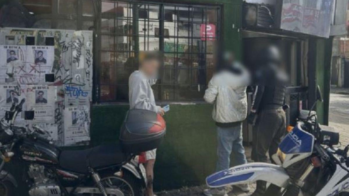 Las autoridades reportaron una persona detenida y 14 ciudadanos retenidos para procesos de deportación.