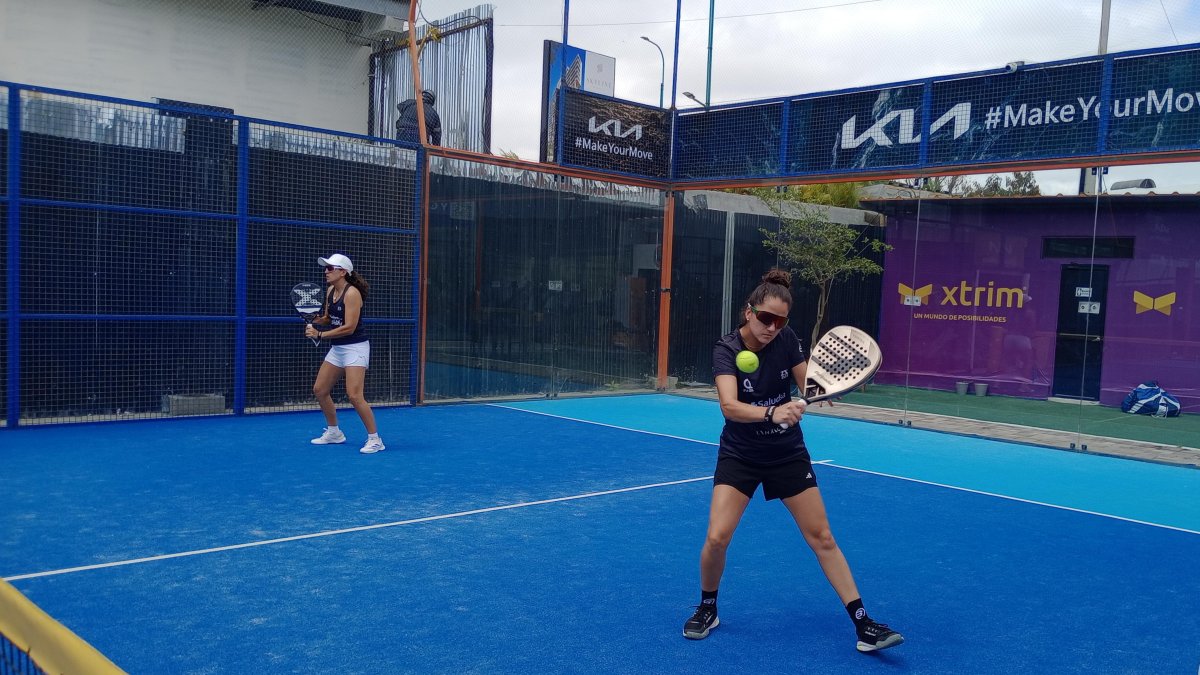 Tanto damas como varones jugaron en los clubes El Bloke Pádel y Pádelmar, sedes manabitas.