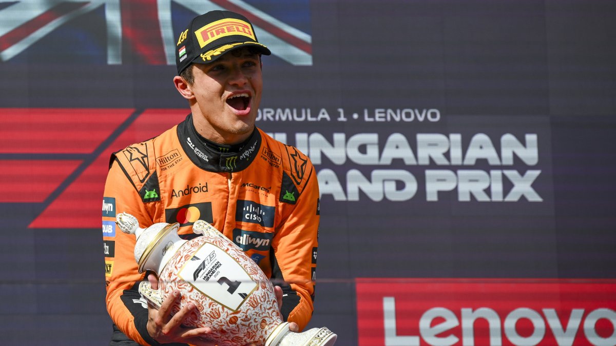 Lando Norris celebró eufórico en el podio de Hungría con una victoria imponente.