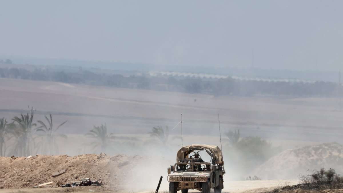 Vehículo de la tropa israelí patrulla.