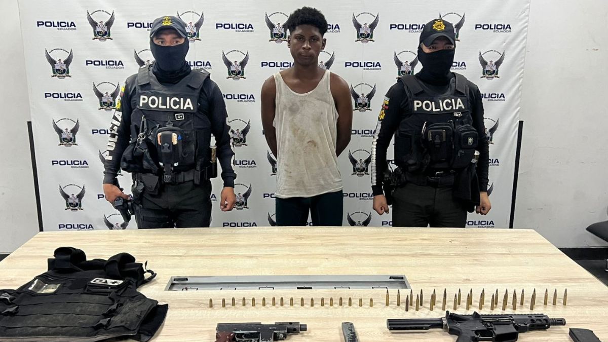 El detenido fue presentado por la Policía y luego puesto a órdenes de las autoridades judiciales.