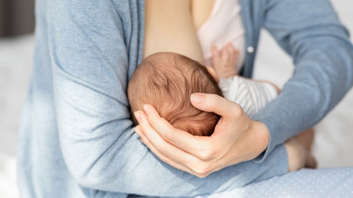 La alimentación materna durante la lactancia es clave para el bienestar de la madre y el desarrollo del bebé