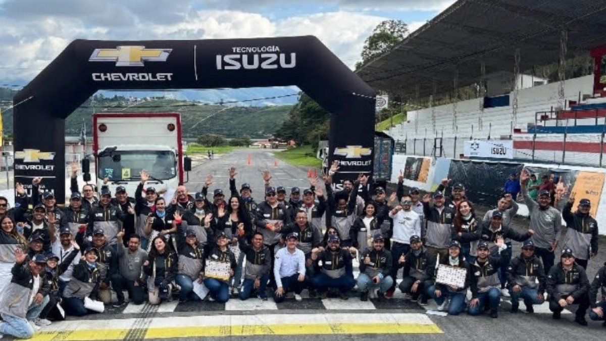 Parte del equipo de asesores que fueron capacitados por las marcas.