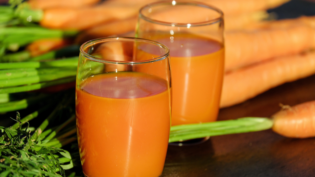 Rico en antioxidantes, el jugo de zanahoria es un aliado natural para la salud integral del cuerpo