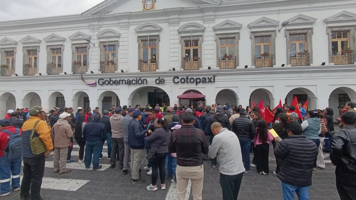 . La marcha llego hasta los bajos de la Gobernación de Cotopaxi.