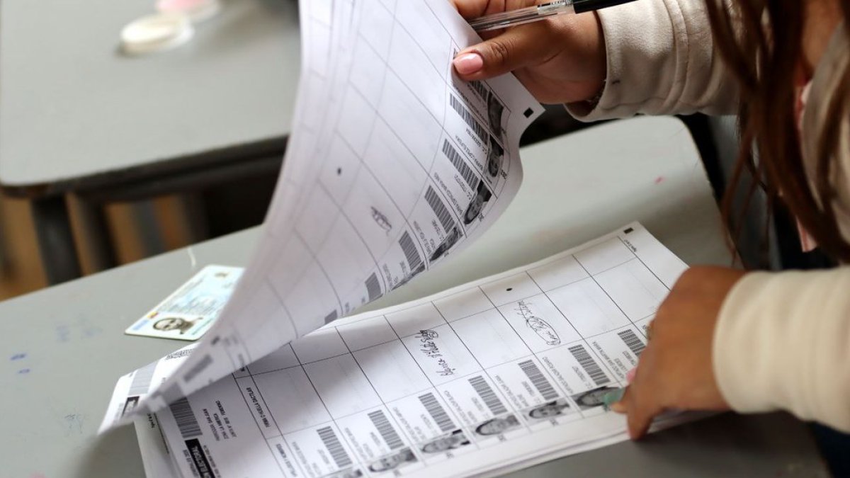 En el Registro Electoral constan las personas habilitadas para sufragar.
