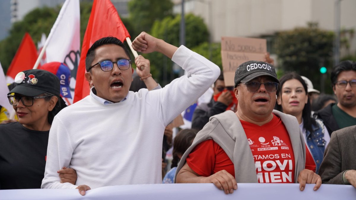 Andrés Quishpe preside la Unión Nacional de Educadores (UNE).