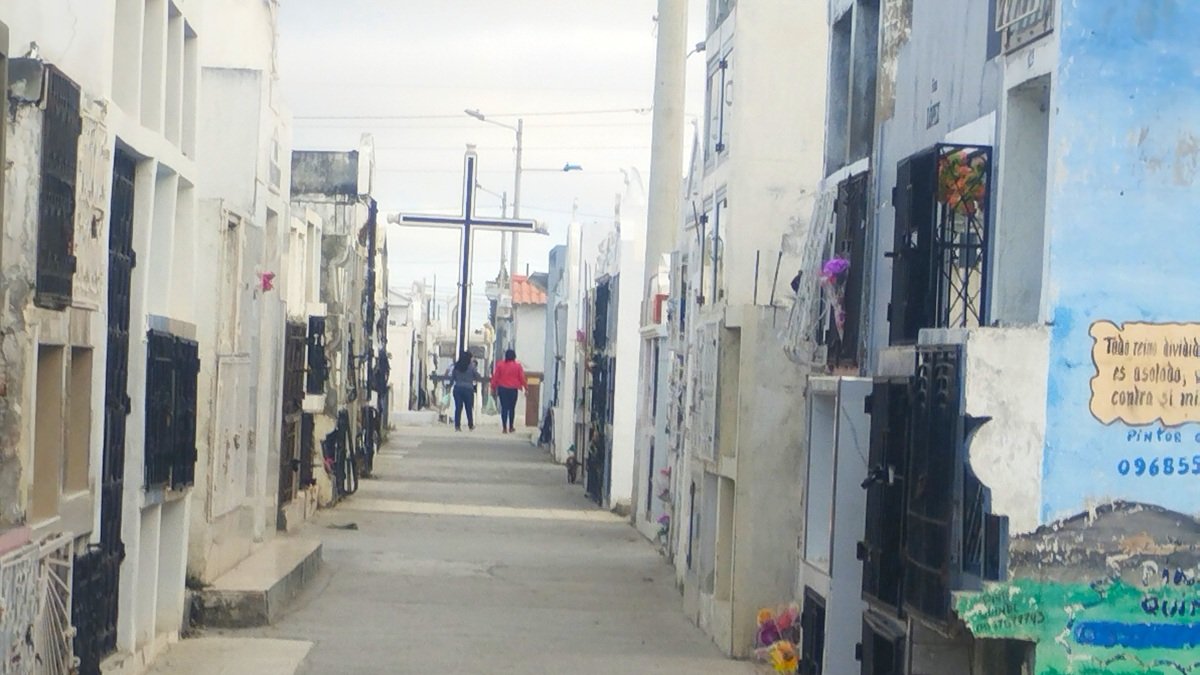 Nuevamente en el cementerio del cantón La Libertad ocurren hechos inusuales