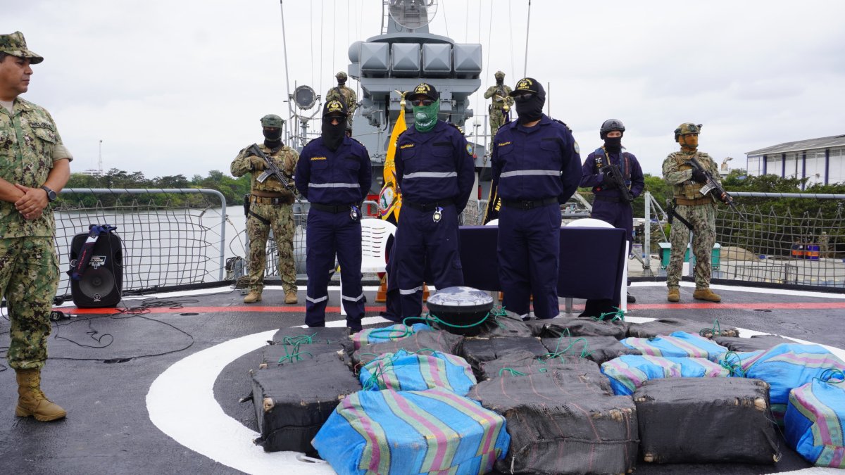 La fuerza pública de Ecuador ha tenido una histórica incautación de droga.