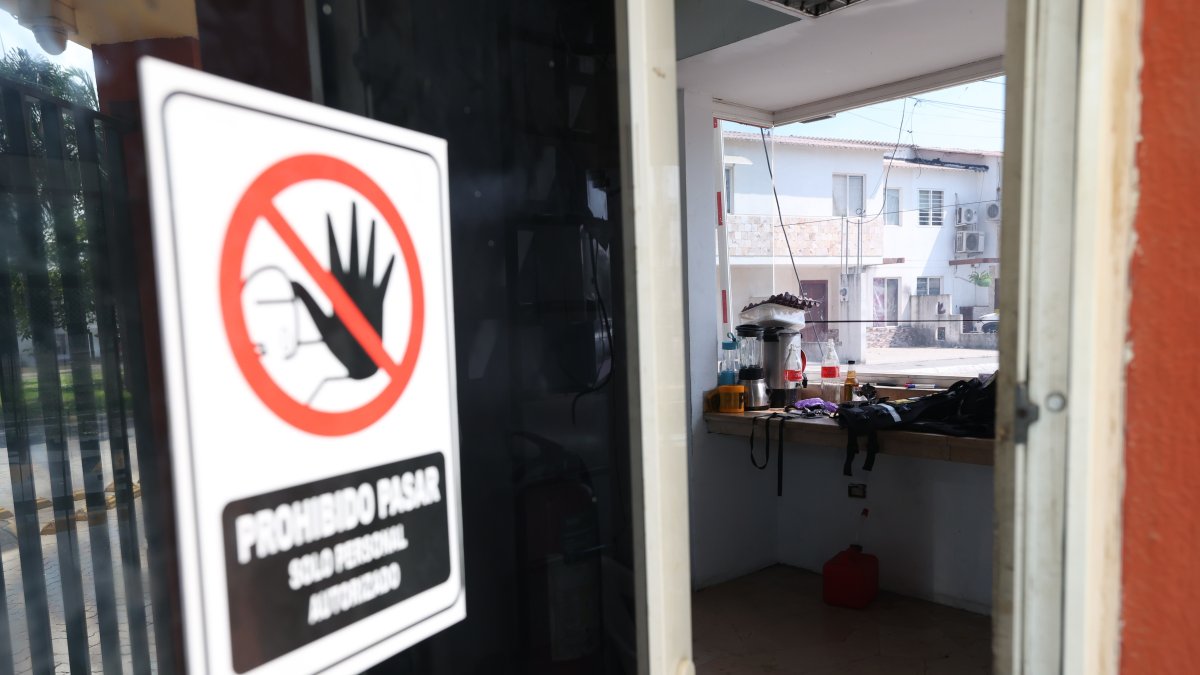 Vacía estaba este 9 de agosto de 2025 la garita de seguridad de Málaga 2, doce horas después del asesinato de dos hombres.