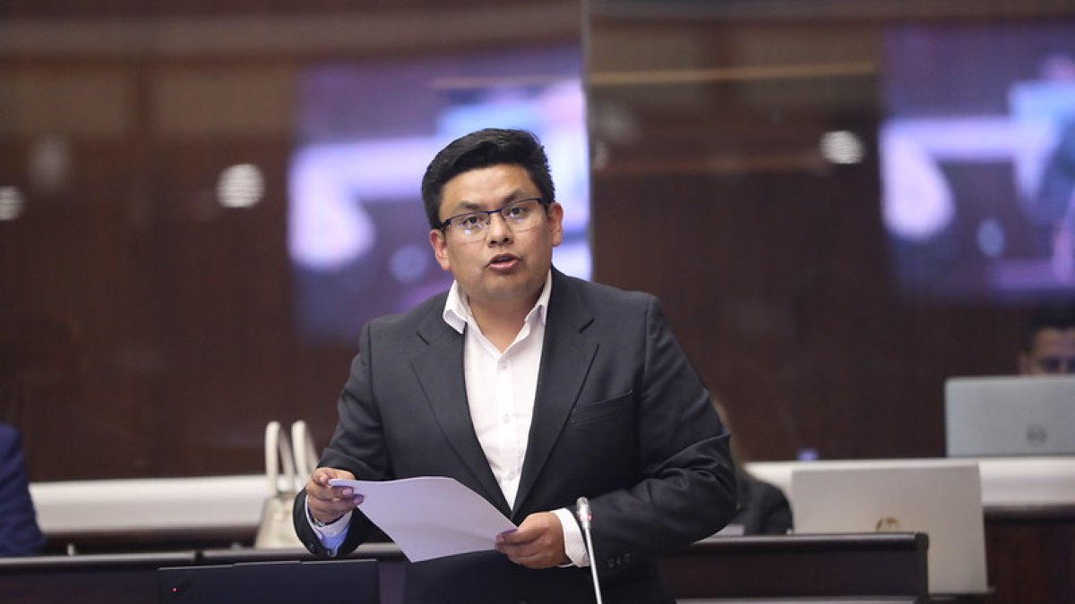 El legislador Luis Fernando Molina impulsa el juicio político contra vocales del CPCCS.