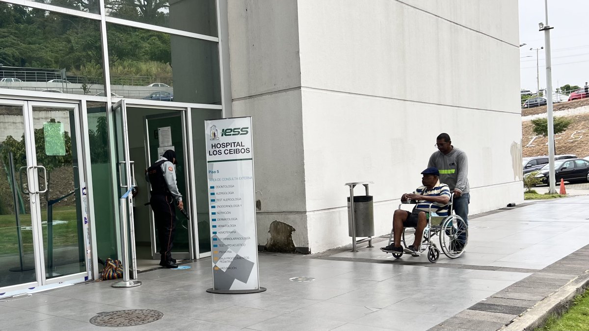 Para varios pacientes es difícil adquirir un cupo para ser atendido en el Hospital del IESS Los Ceibos; para ellos, el IESS debería apostar por invertir en la institución.