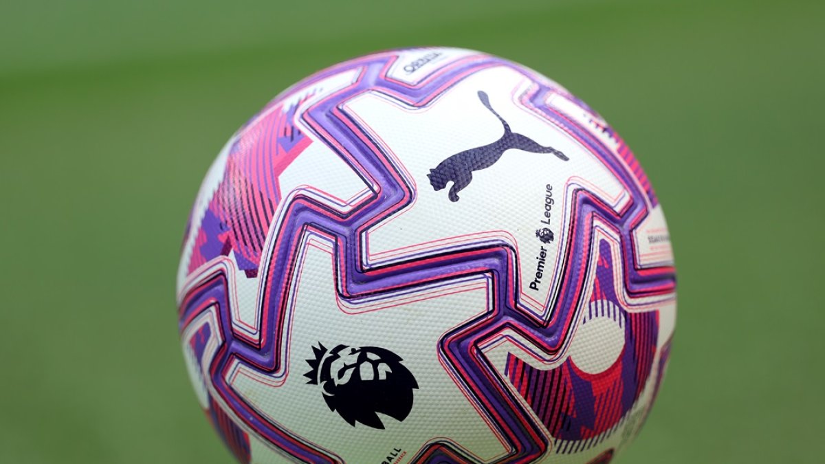 La pelota oficial de la Premier League 2025-26.