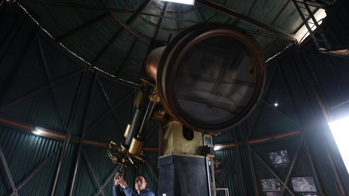 Vive la experiencia del maravilloso mundo de las ciencias astronómicas, conoce sus instrumentos con los que se apoya ésta ciencia, en pleno corazón de La Alameda.