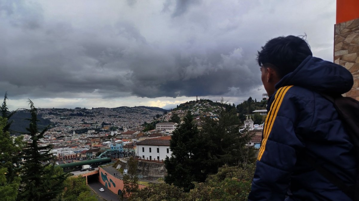 Dirigentes barriales y ciudadanos creen que faltan proyectos para grandes obras y soluciones reales a la inseguridad y el comercio informal.