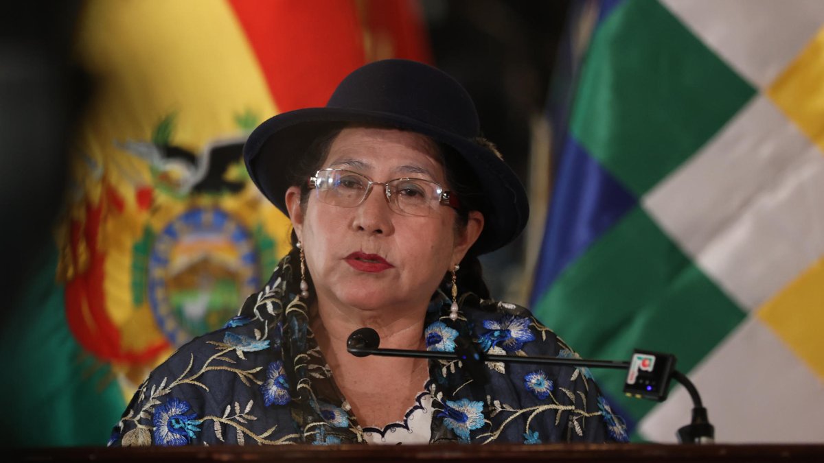 La ministra de Relaciones Exteriores de Bolivia, Celinda Sosa Lunda, en una rueda de prensa este viernes 15 de agosto de 2025, en La Paz (Bolivia).