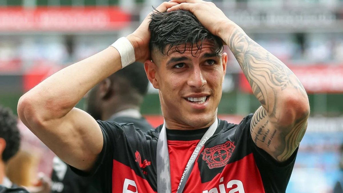 Piero Hincapié, defensa ecuatoriano del Bayer Leverkusen.