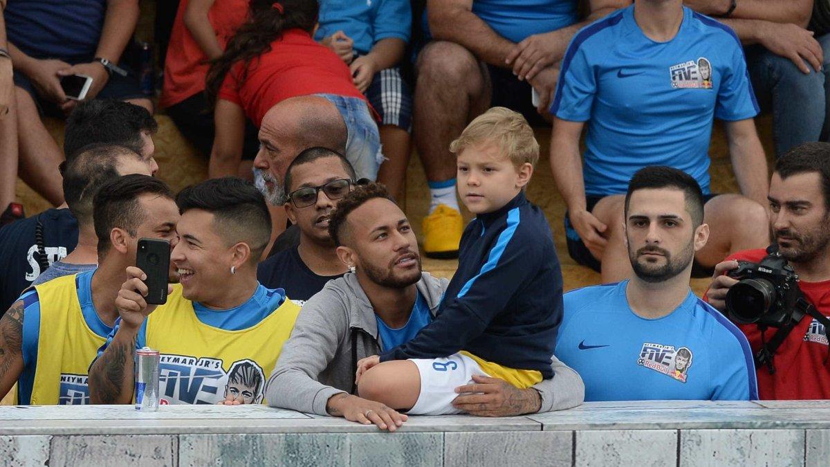 Neymar Jr y el primero de sus cuatro hijos David Lucca tienen una conexión especial.