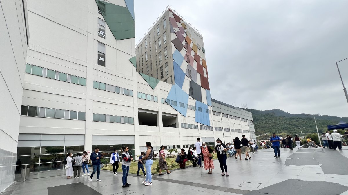 Varios pacientes del IESS creen que dinero que se paga a los centros médicos externos se debe invertir en mantenimientos a los servicios del IESS para que este esté en mejores condiciones.