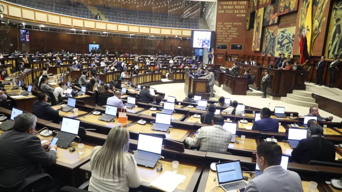 La formulación de cargos por el asesinato de Fernando Villavicencio generó reacciones en la bancadas legislativas