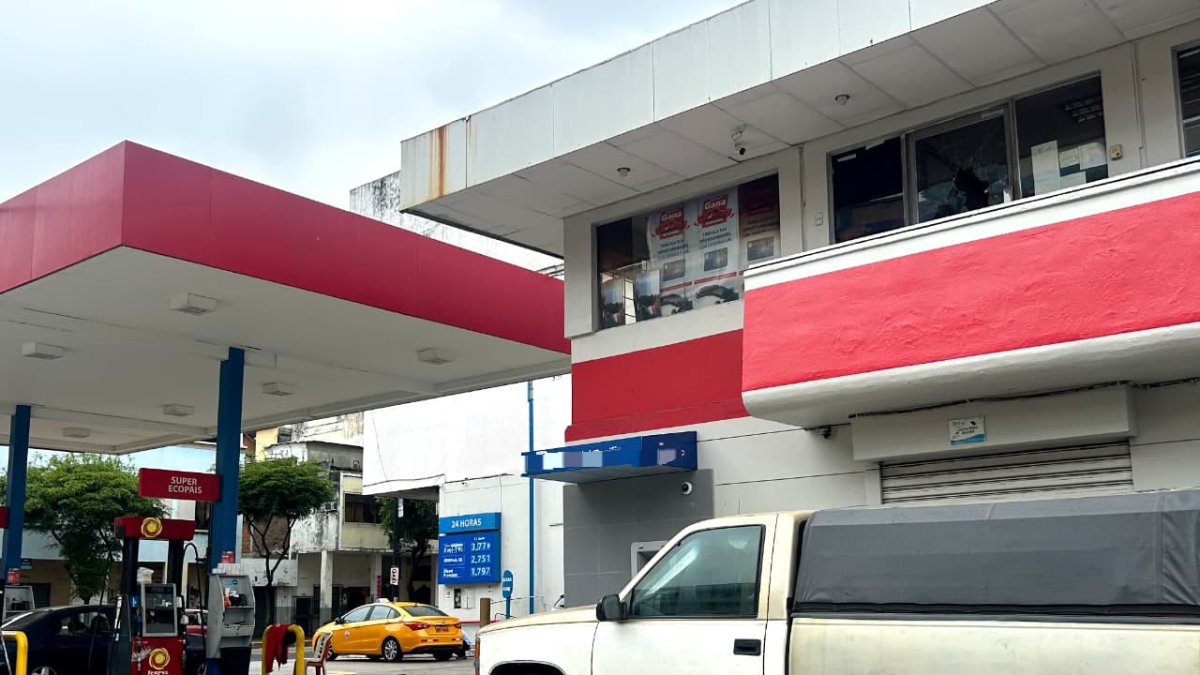 Una gasolinera ubicada en el centro de Guayaquil fue asaltada la tarde del lunes 18 de agosto.