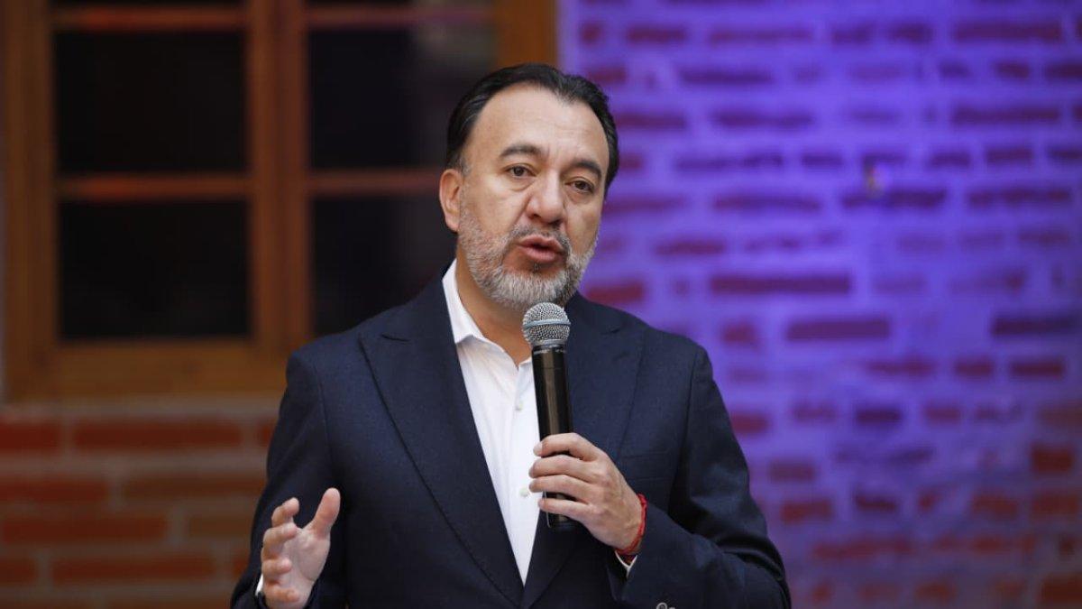 El acalde Pabel Muñoz durante la rueda de prensa que dio este martes 19 de agosto de 2025.