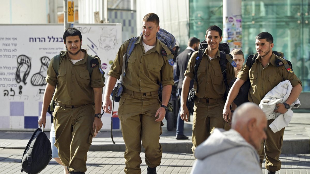 El Ejército israelí emitió este miércoles alrededor de 60.000 órdenes de reclutamiento para soldados en la reserva.