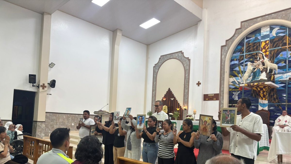 Con misas se recordó no solo a los jóvenes asesinados en la masacre de hace un mes sino a todas las víctimas de violencia criminal.