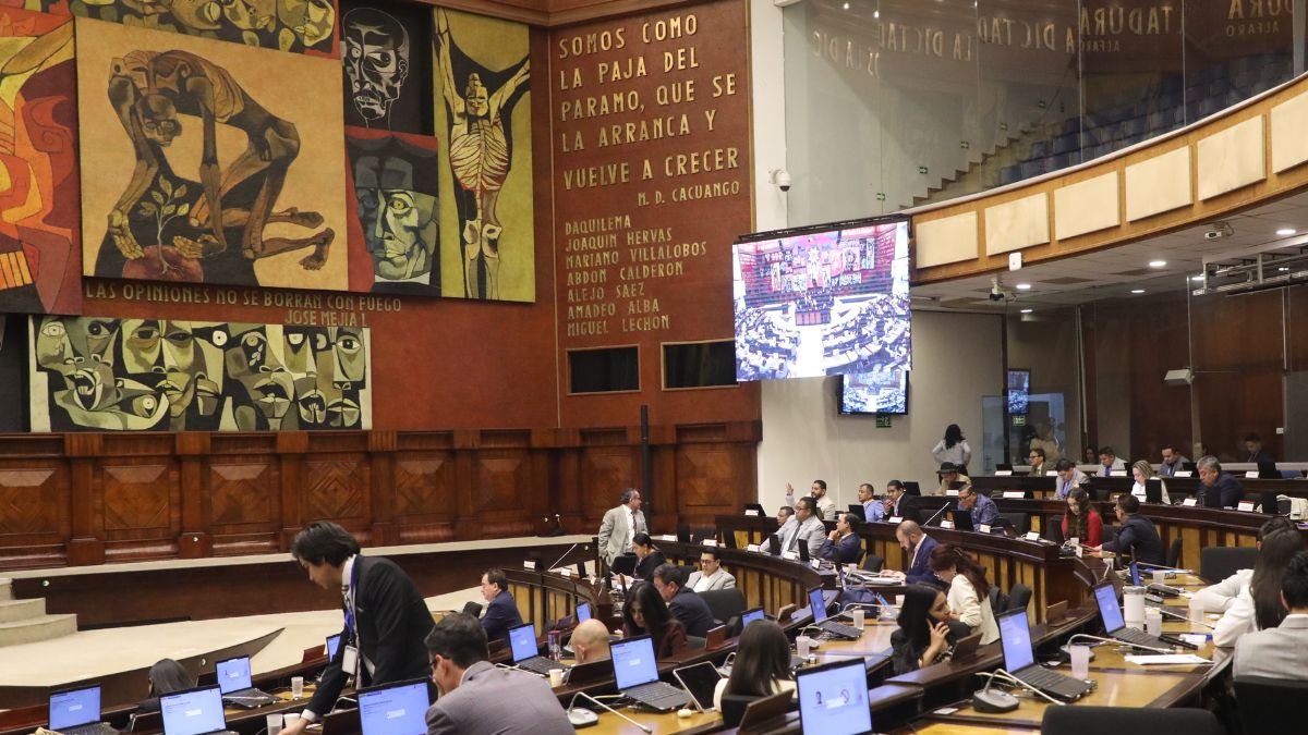 En períodos anteriores, la Asamblea Nacional ya fue escenario de denuncias por cobros de diezmos, donde varios asesores señalaron haber sido víctimas de exigencias indebidas por parte de asambleístas.