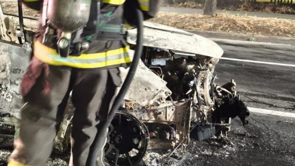Dos personas fallecieron en el percance, según lo informado por las entidades de emergencia.