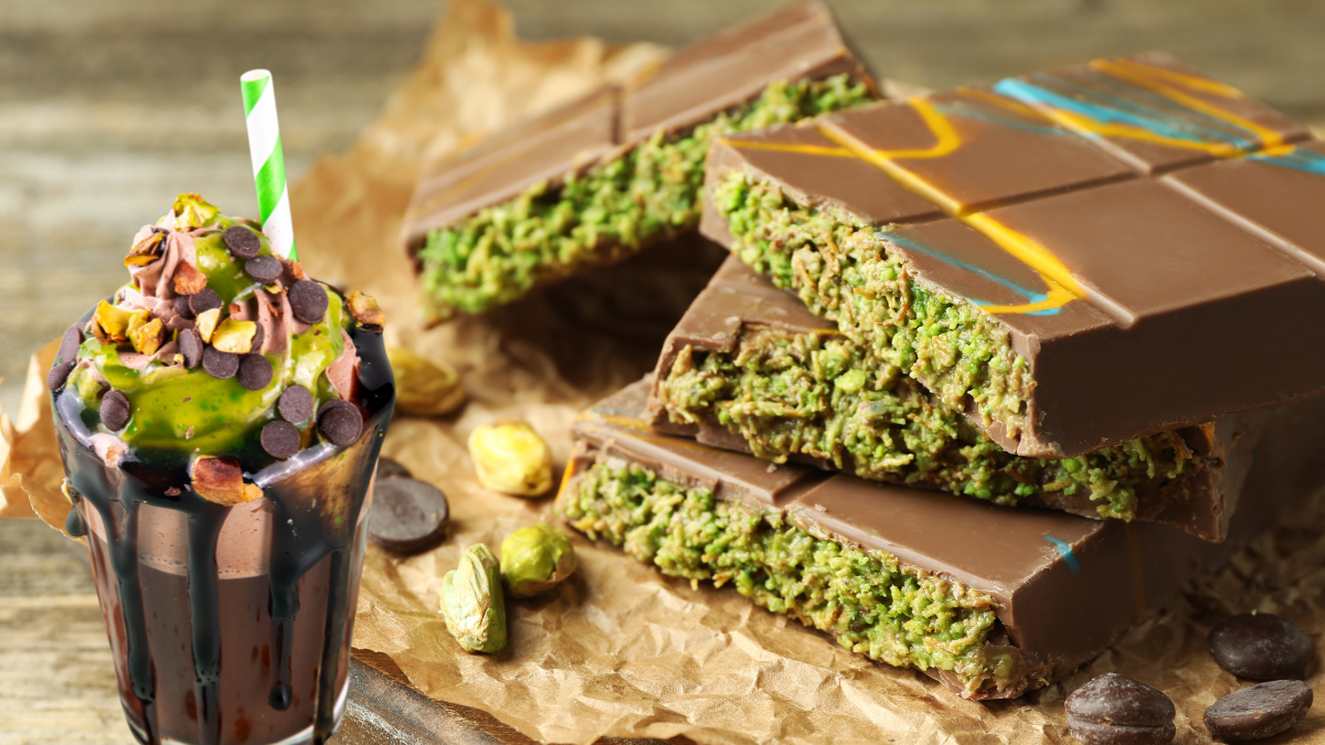 El chocolate Dubái combina pistacho tostado, kataifi crujiente y chocolate premium.