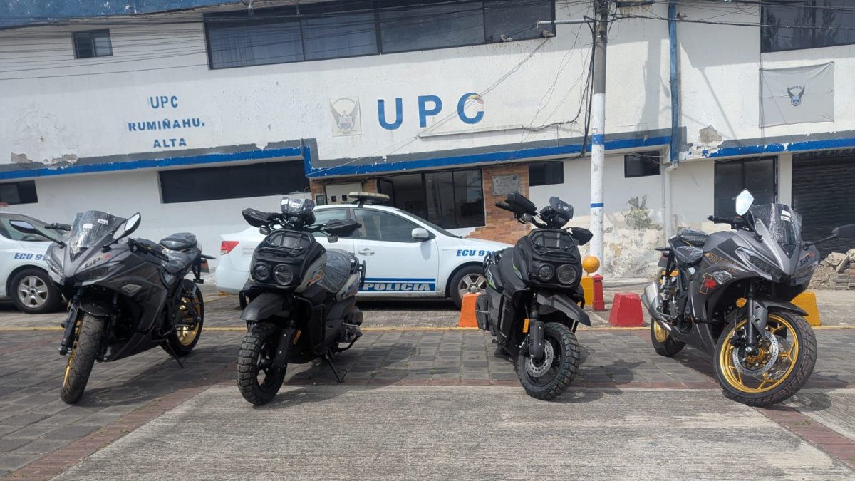 Los antisociales se llevaron siete motocicletas del camión de carga.