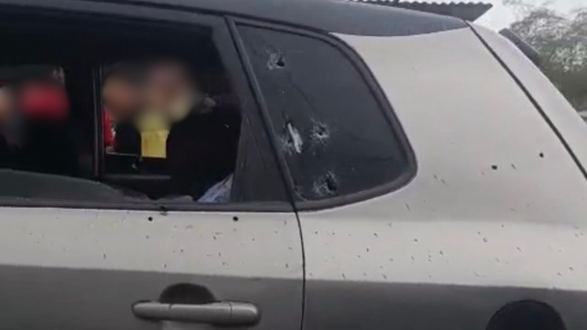 Vehículo donde fueron asesinadas cinco personas en Las Gilces, Crucita, Manabí.