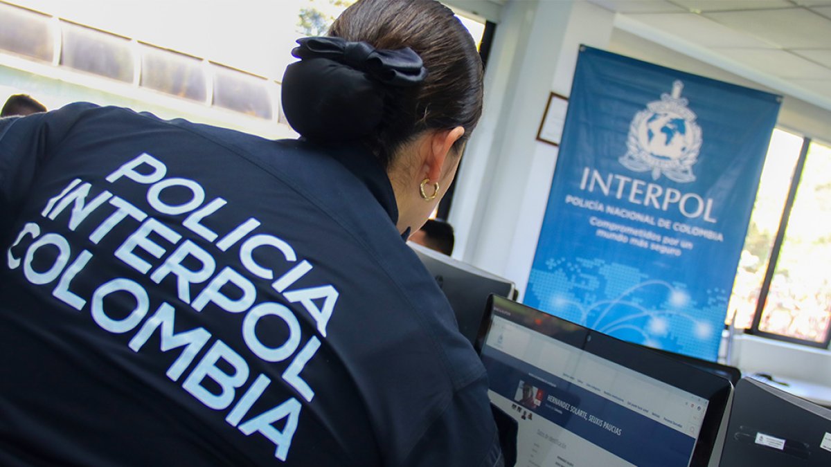 La oficina de Interpol en Colombia participó en el operativo de extradición de siete narcotraficantes a Estados Unidos.