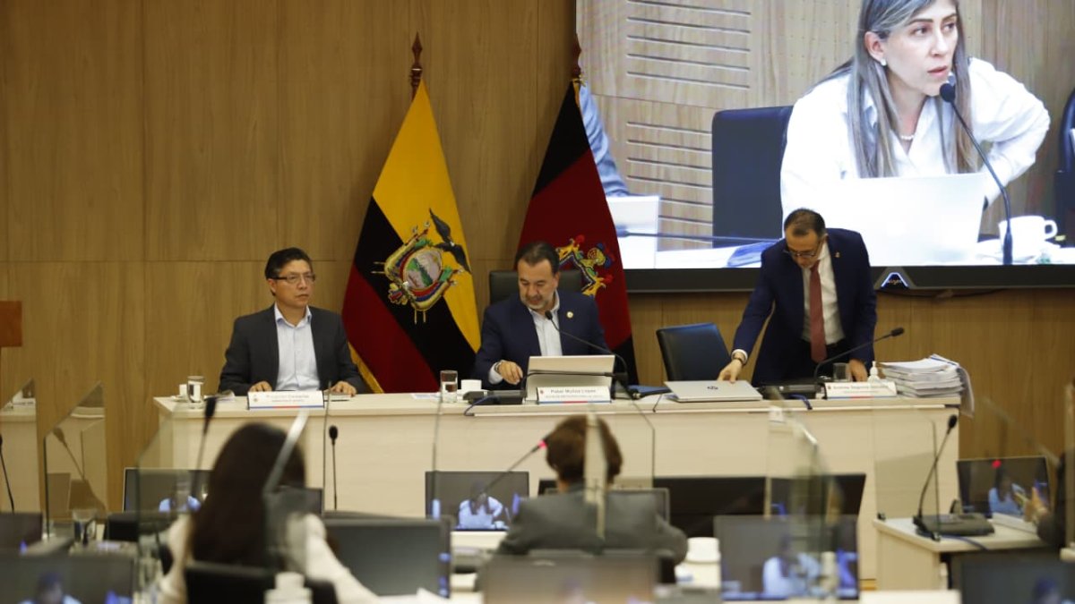 La sesión del Concejo de Quito sobre el futuro del mantenimiento del Metro de Quito fue clausurada.