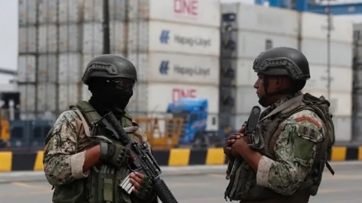 Puerto de Guayaquil en emergencia tras ultimátum de la Armada