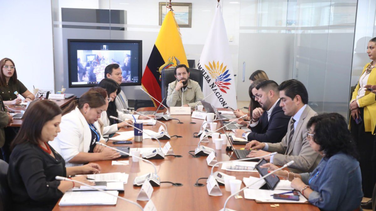 La proforma contempla ingresos por $ 27.000 millones, de los cuales $ 16.533 millones corresponden a recaudación tributaria.