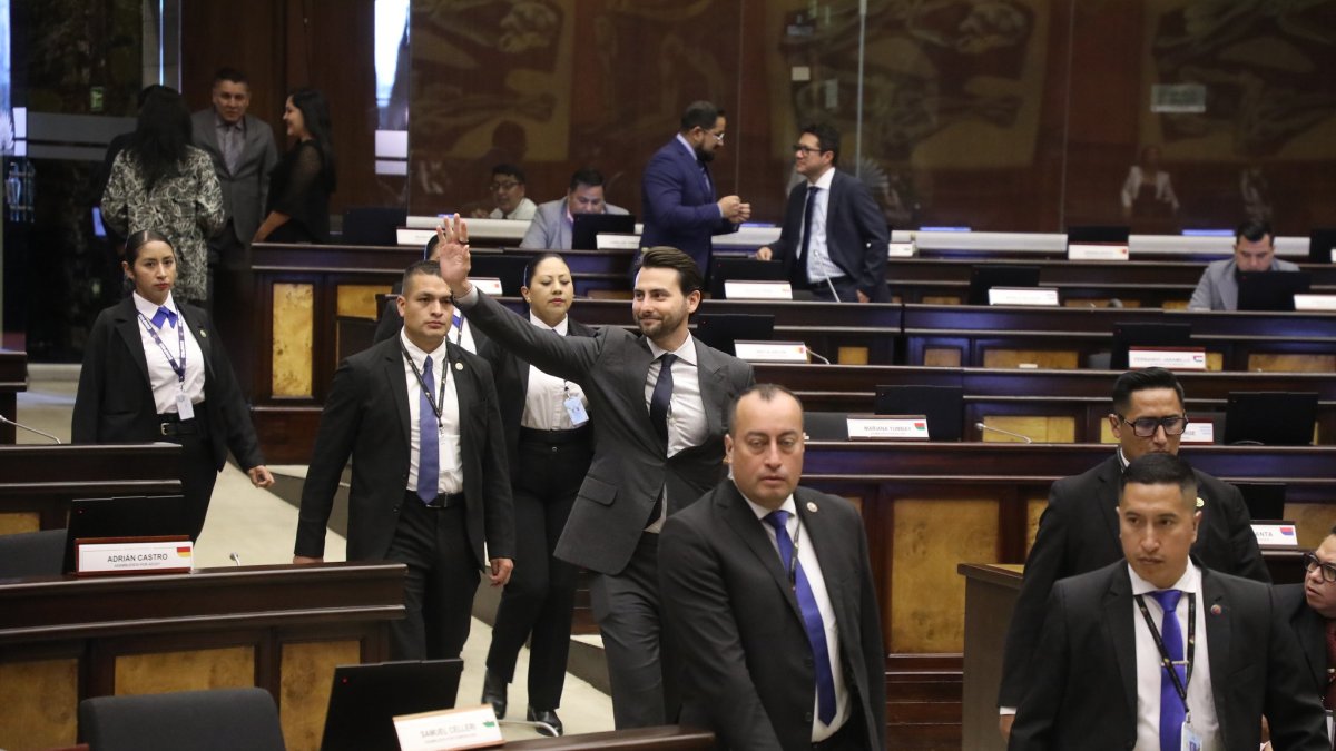 El presidente de la Asamblea Nacional es el oficialista Niels Olsen.