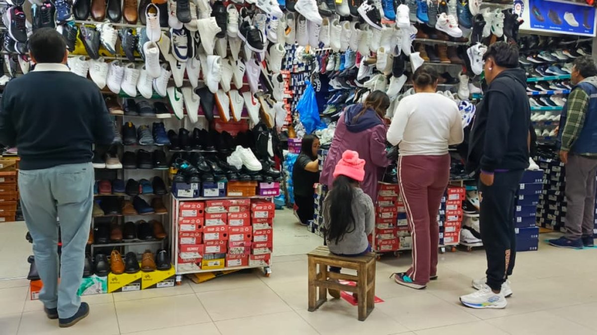 Las ventas se incrementan previo al inicio del año lectivo.