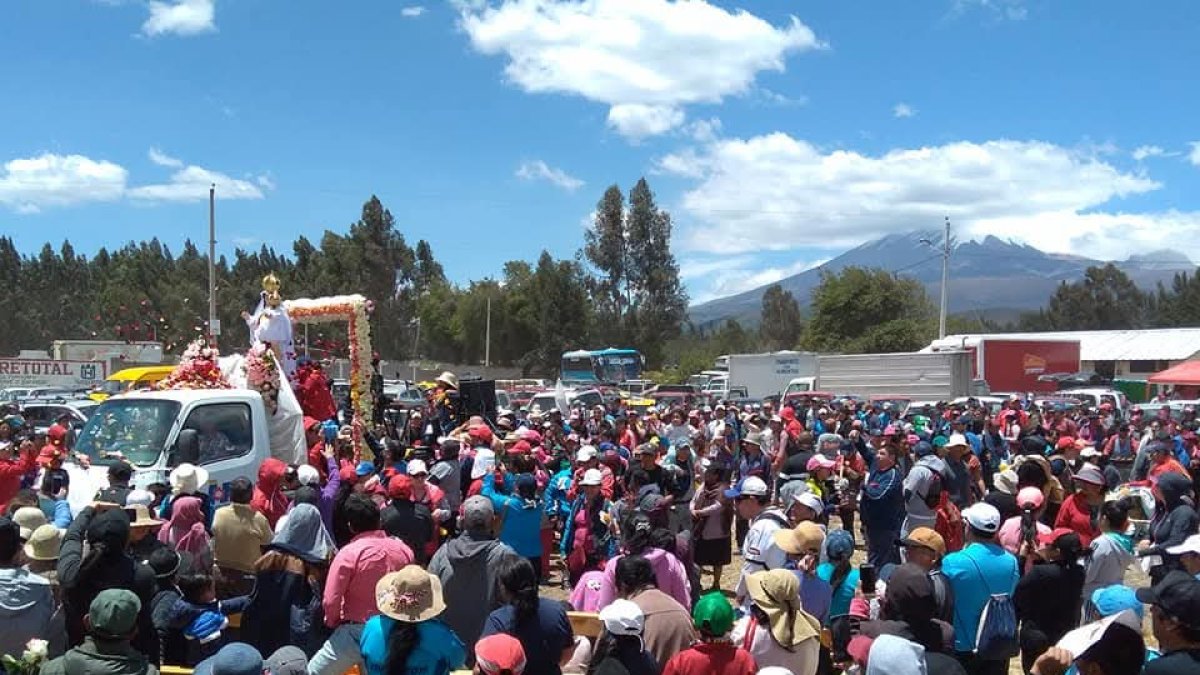 Desde hace 22 años se realiza la caminata de fe a la vrgen de La Merced, donde los asistentes agradecen a la virgen por los favores recibidos.
