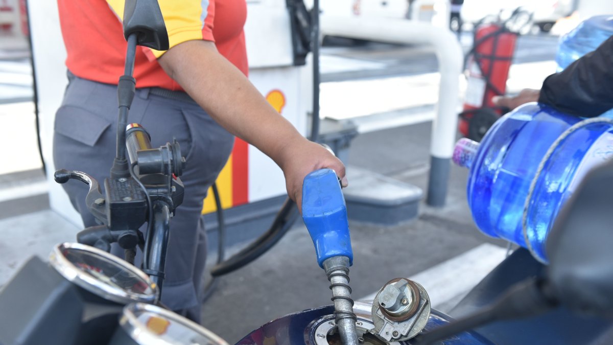 El despacho de los combustibles en la ciudad de Quito.