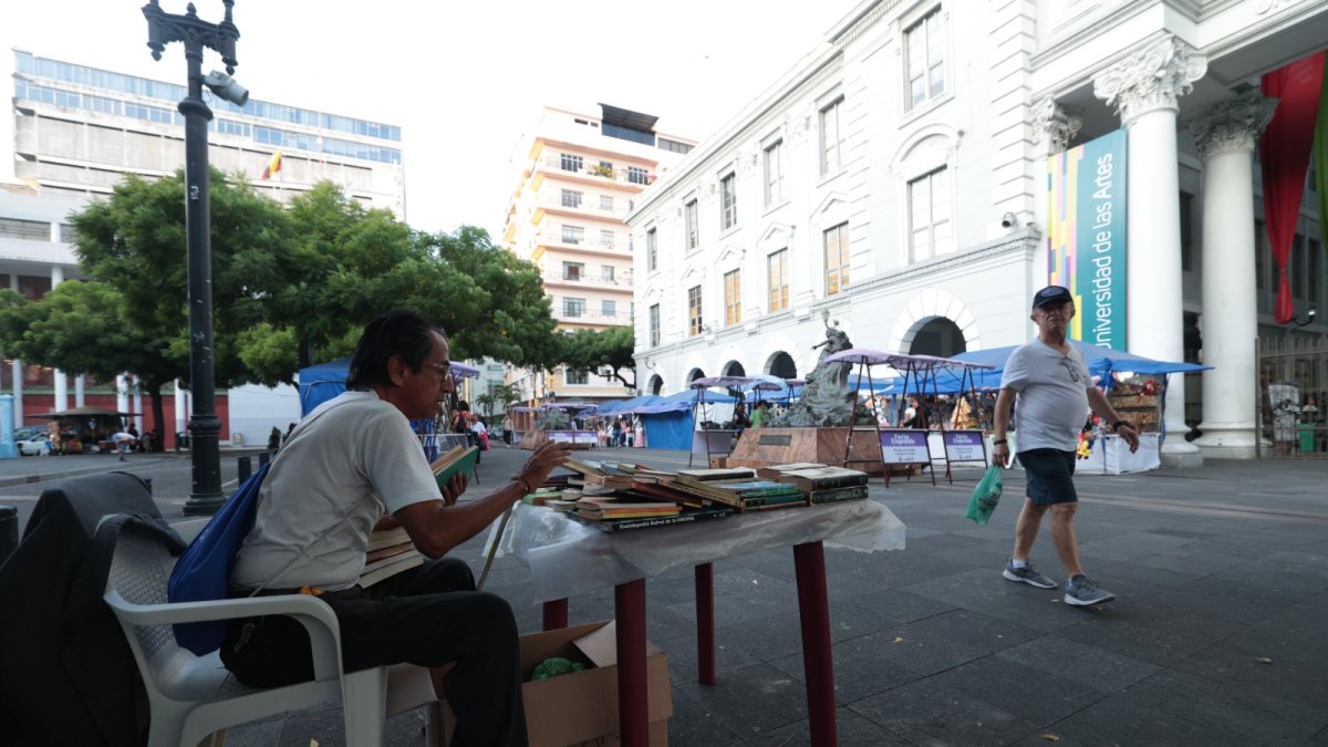 Ciudad. Hay diferentes espacios públicos que sirven para actividades donde la ciudadanía espera que sean continuos y visibilidad.