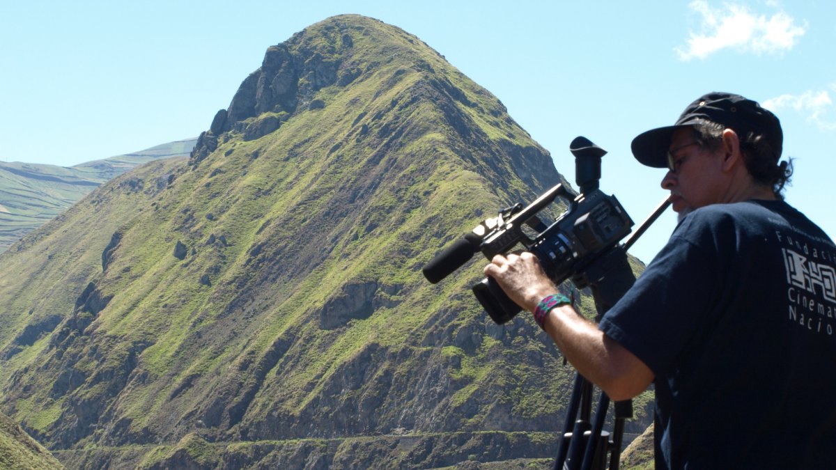 Pepe Yépez formó el grupo de producción Gato Tuerto, realizando en los años 90 las películas “Mar de fuegos I”, “Torturador y Espejo” y “Imágenes y Texturas”, entre otros filmes.