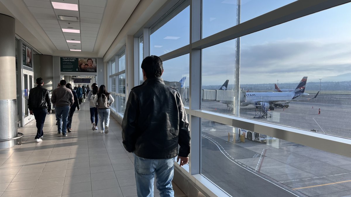 Los ciudadanos de 45 países deben solicitar la visa de visitante temporal transeúnte para ingresar a Ecuador. Esta disposición es obligatoria desde el 1 de septiembre de 2025.