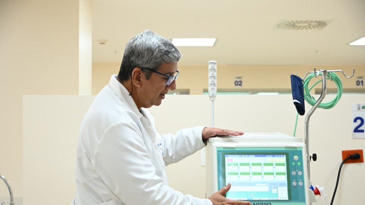El Instituto Ecuatoriano de Seguridad Social (IESS) anunció la incorporación de 29 nuevas máquinas de hemodiálisis en el Hospital Los Ceibos.