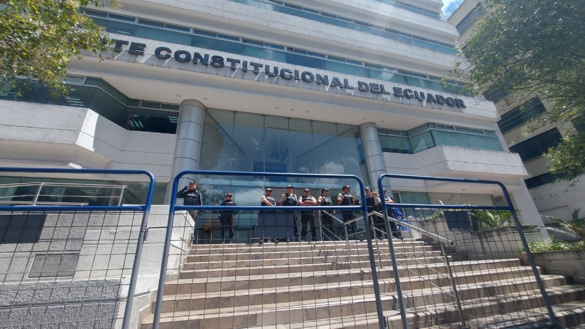 La Corte Constitucional tendrá que emitir una sentencia ante las demandas de inconstitucionalidad contra tres leyes.