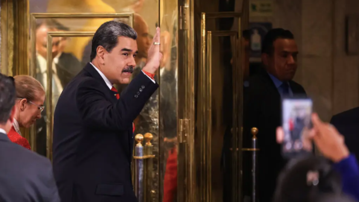 Nicolás Maduro acusó a Donald Trump de promover un plan militar contra Venezuela durante un acto en Caracas.