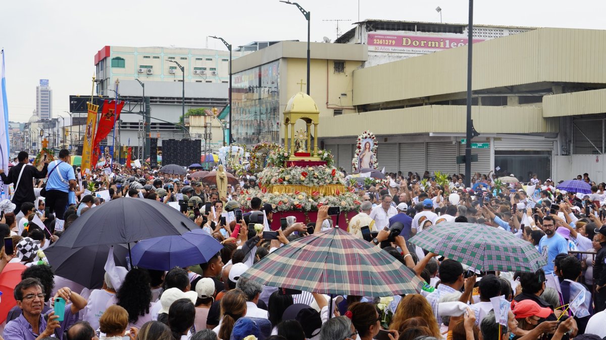 La procesión con las advocaciones de la Virgen María se realizará en la avenida Machala, en el centro de Guayaquil.